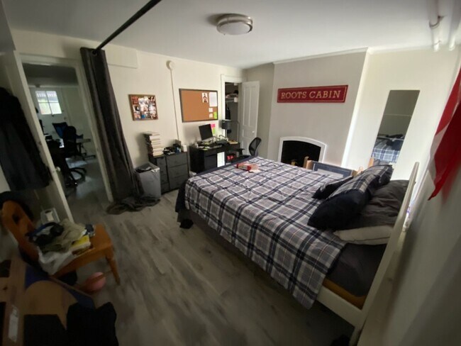 Building Photo - 3332 P St NW