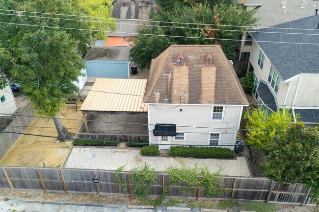 Building Photo - 2209 Nantucket Dr