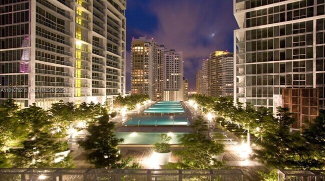 Building Photo - 465 Brickell Ave
