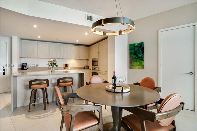 Building Photo - 4111 S Ocean Dr