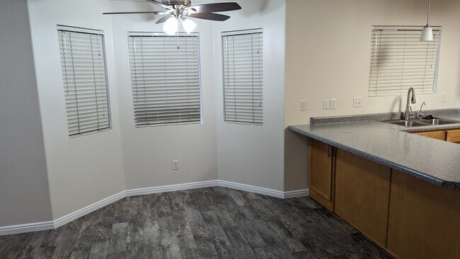 Building Photo - 3181 Alsace Way