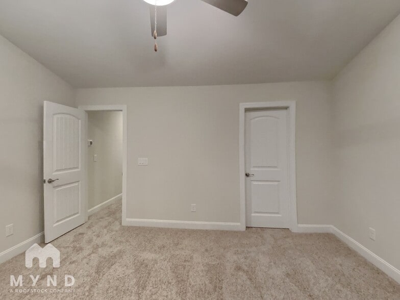 Building Photo - 7000 Point Bar Pl