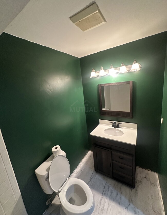 Building Photo - 1855 Luneta Ct