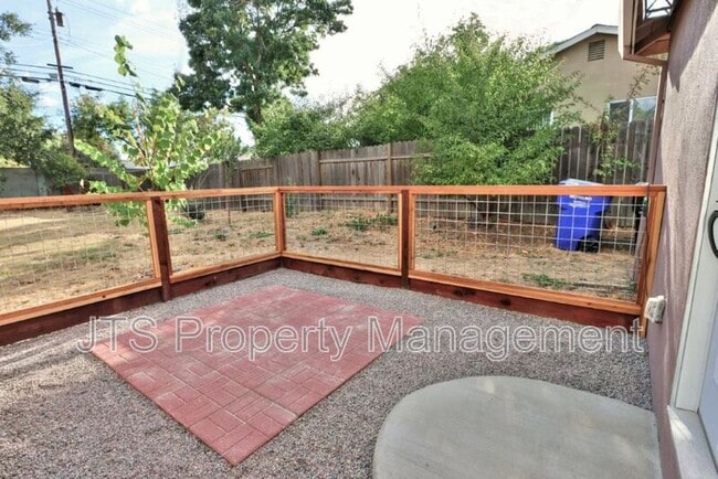 Building Photo - 6906 Pin Oak Ct