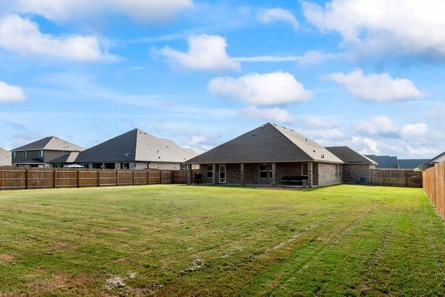 Building Photo - 213 Gauge Rd