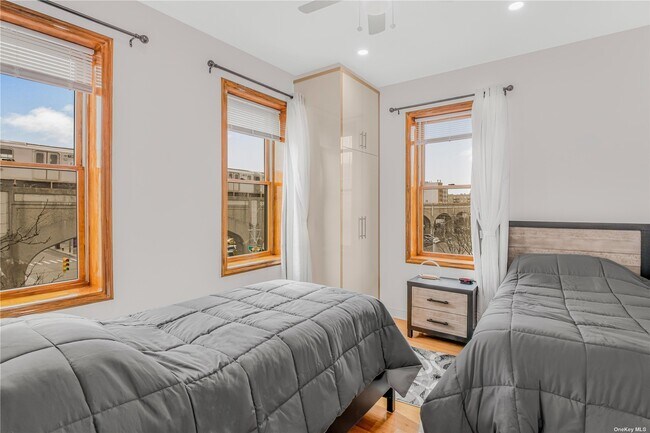 Building Photo - 43-47 44th St