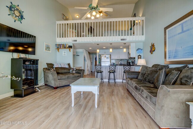 Building Photo - 918 N New River Dr