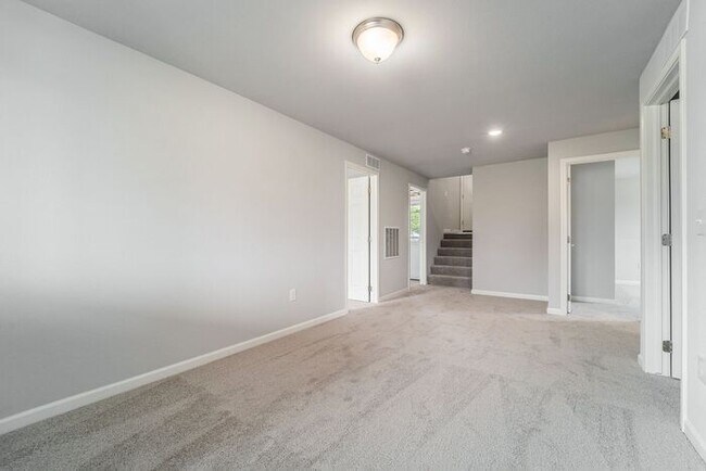 Building Photo - 4447 Pine Creek Dr