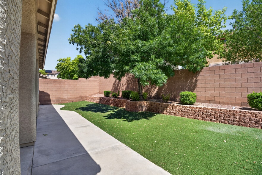 Building Photo - 10648 Bandera Mountain Ln