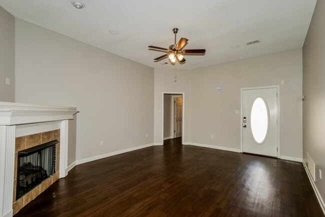 Building Photo - 5733 Fawn Dr