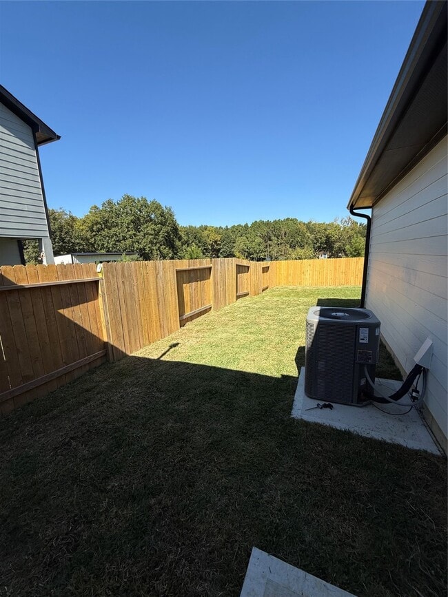 Building Photo - 11840 E Gate Dr