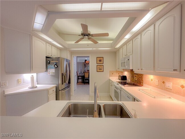 Building Photo - 8310 Big Acorn Cir