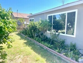 Building Photo - 7521 Amigo Ave