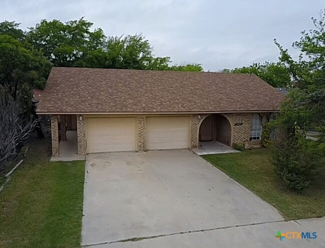 Building Photo - 1207 Wales Dr
