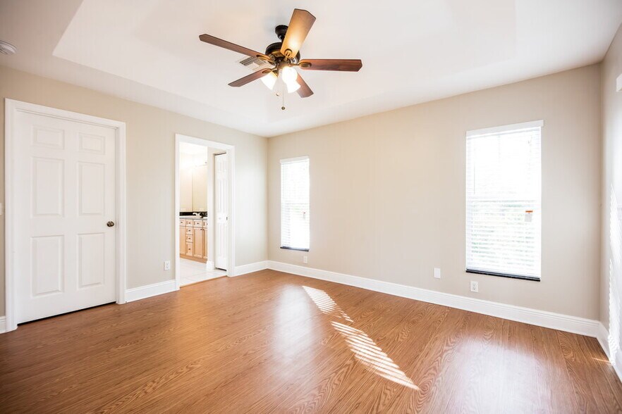 Building Photo - 1207 Summa Blvd