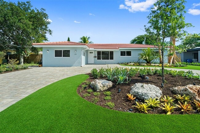 Building Photo - 251 SE 7th St