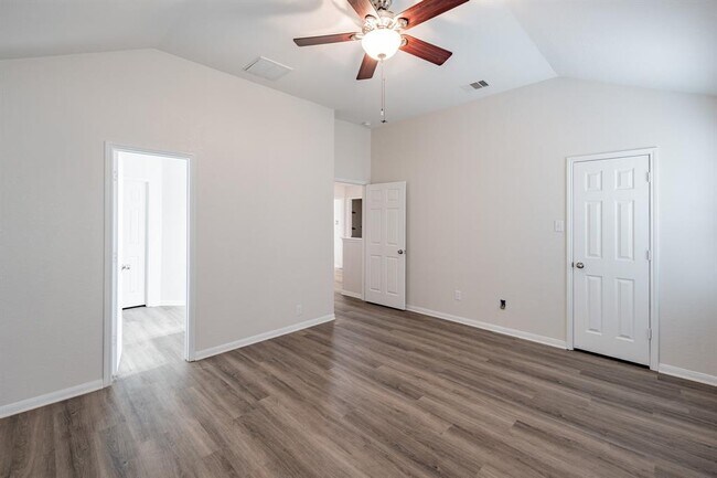 Building Photo - 9917 Kingfisher Dr