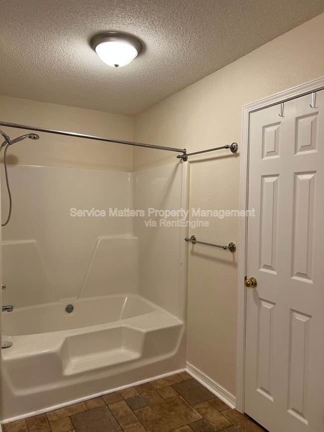 Building Photo - 6875 Cedar Ridge Cir