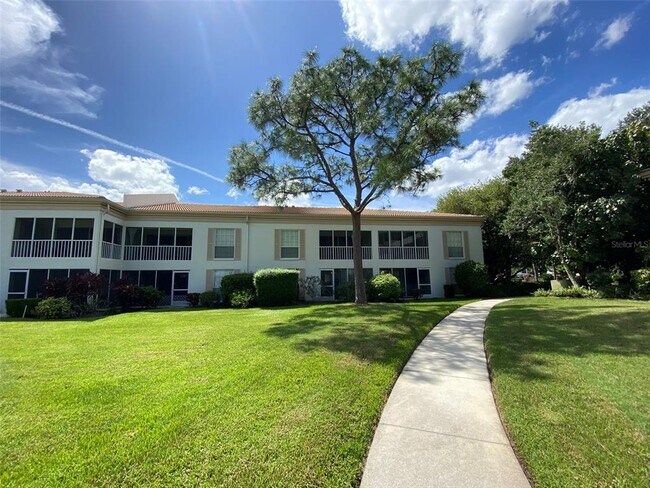Building Photo - 5205 Wedgewood Ln