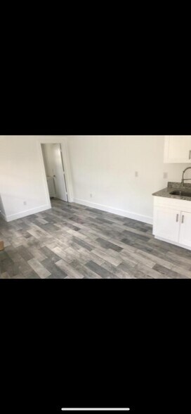 Primary Photo - 2912 NW 31st St