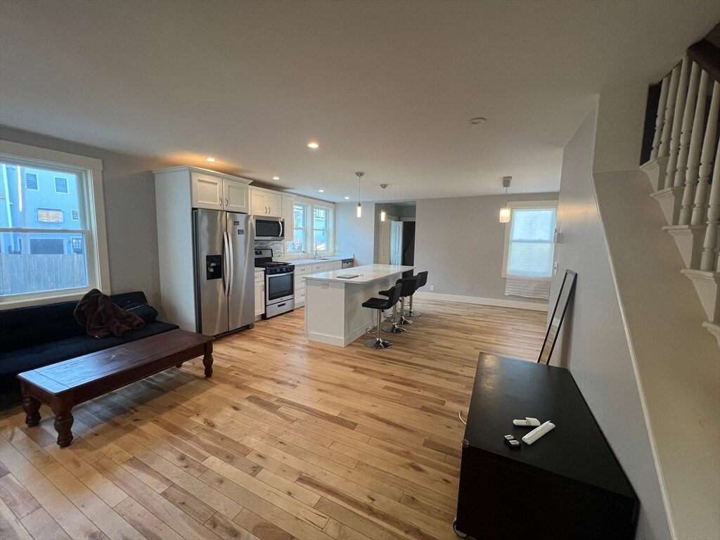 Building Photo - 39 Snow St