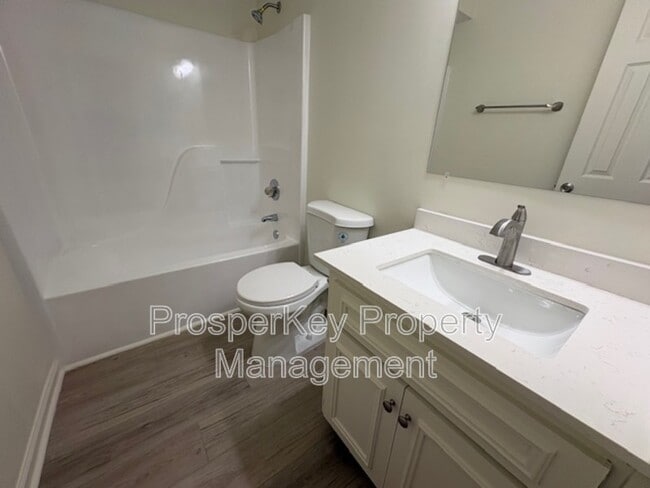 Building Photo - 106 Bonanza Dr