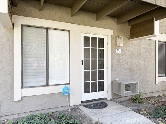 Primary Photo - 231 Springview