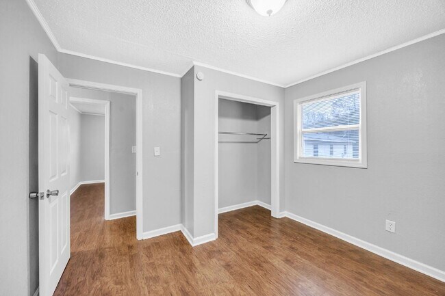 Building Photo - Welcome to your renovated 3-bed, 2-bath gem in scenic Gaffney, SC! $1,450/mo rent