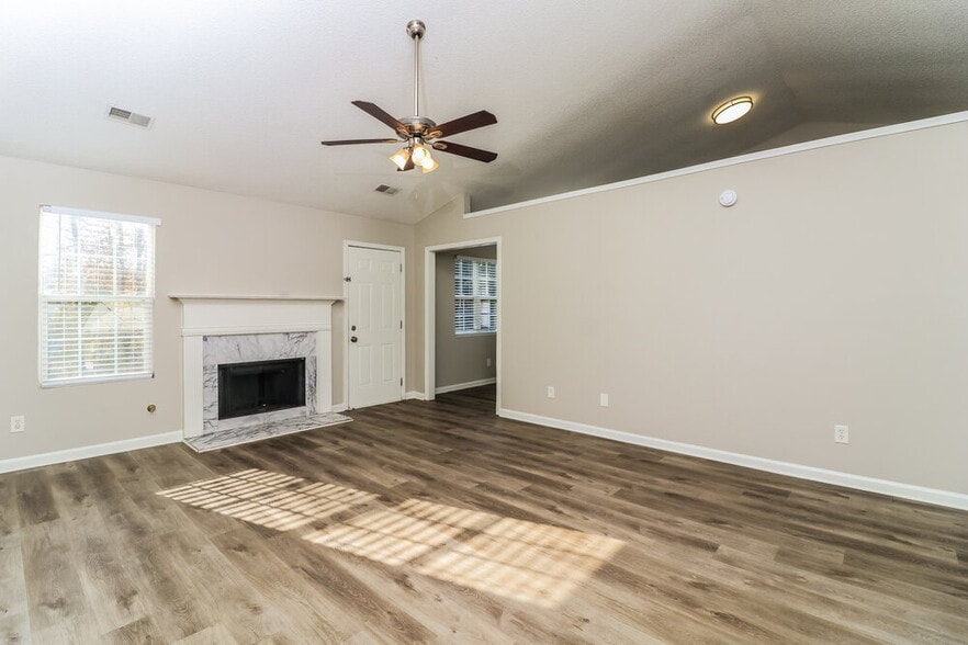 Building Photo - 205 Ashland Manor Dr