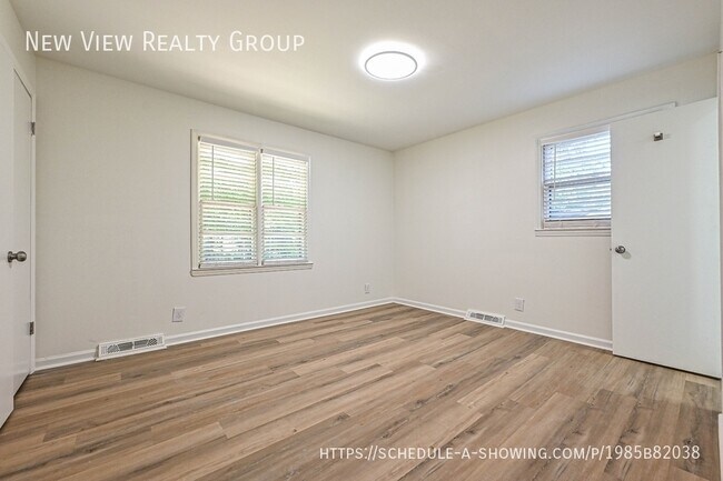 Building Photo - 5121 Farm Pond Ln
