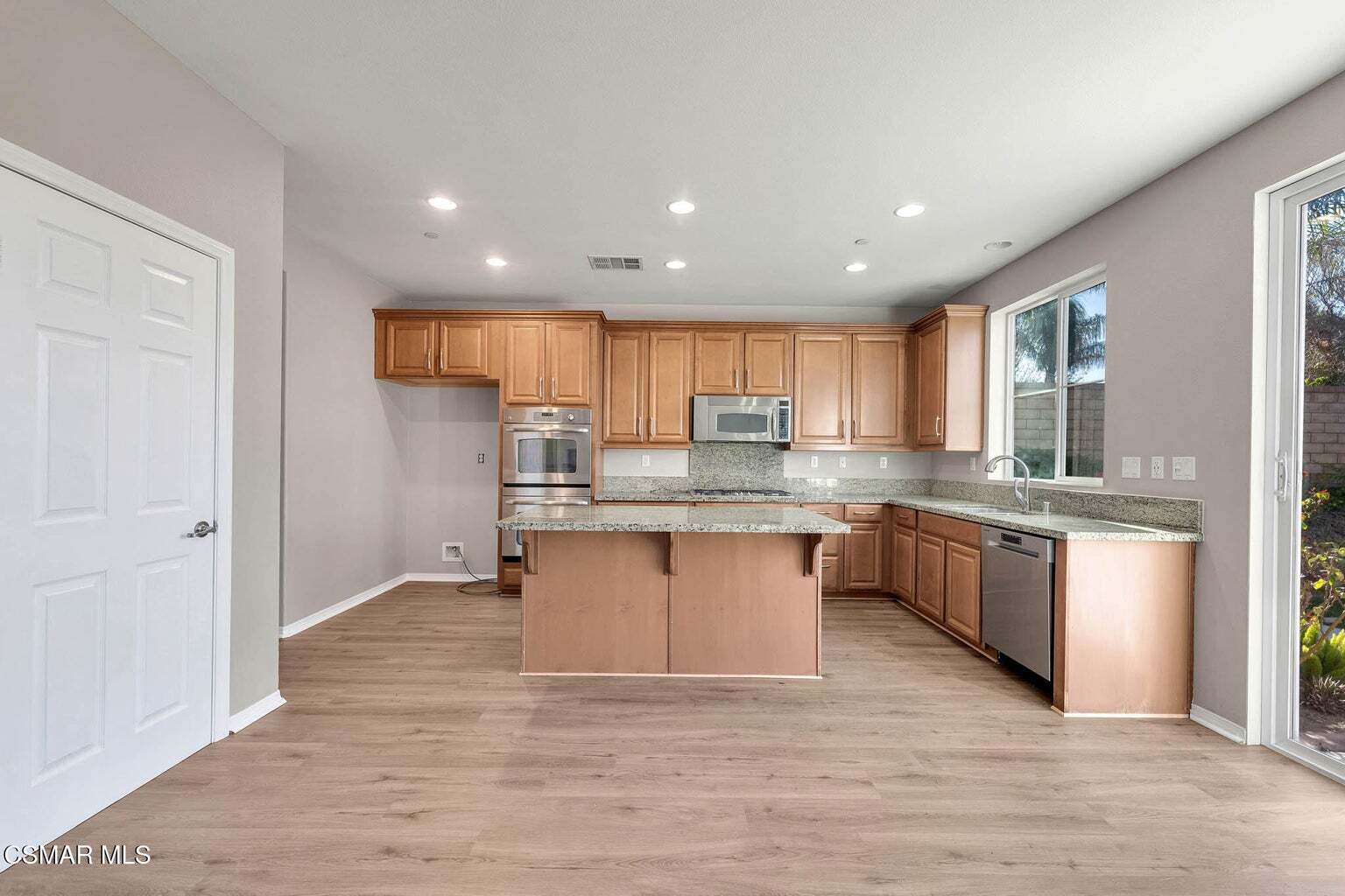 Building Photo - 22632 Dragonfly Ct