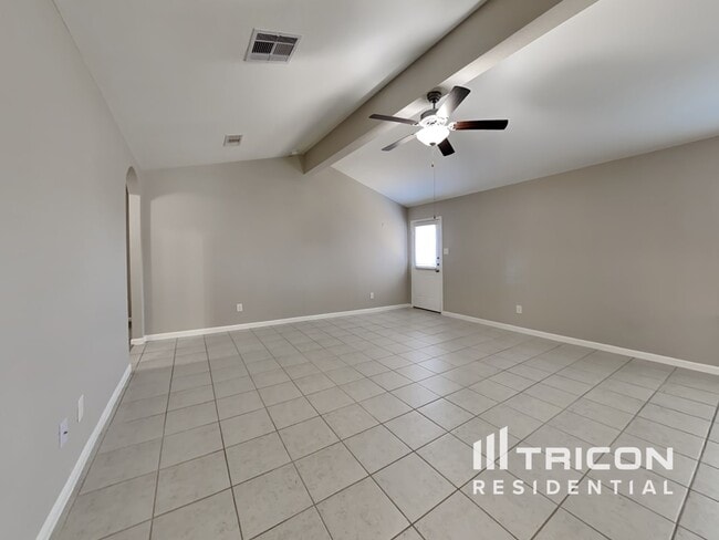 Building Photo - 717 Totem Trail Dr