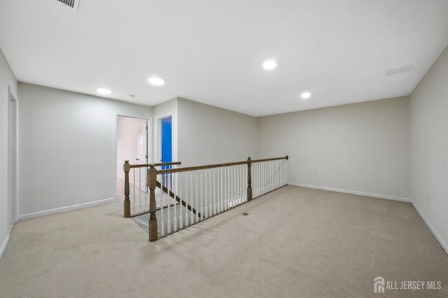 Building Photo - 30 Clover Ln