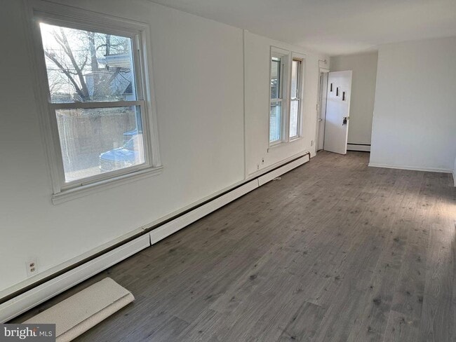 Building Photo - 305 Monument Ave