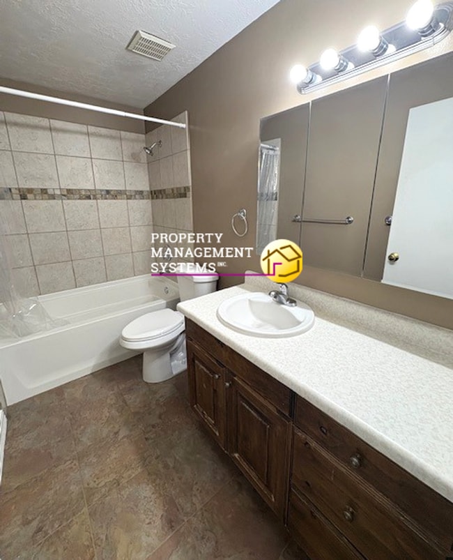 Building Photo - 3 Bedroom Home in West Jordan!