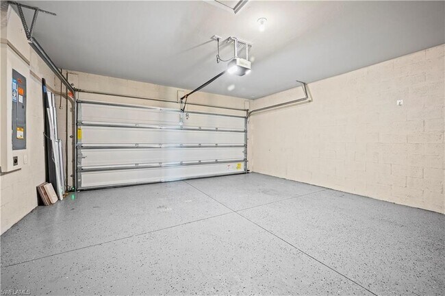 Building Photo - 43744 Cattleman Dr
