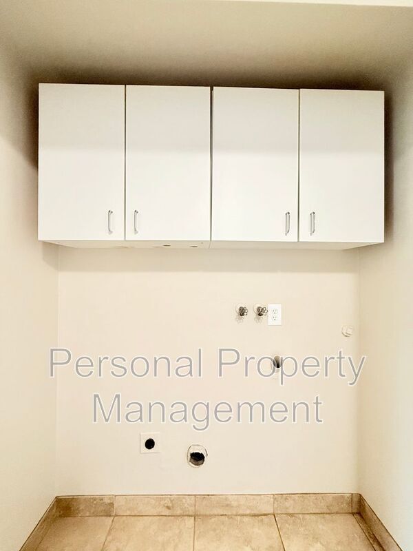 Building Photo - 906 Z St