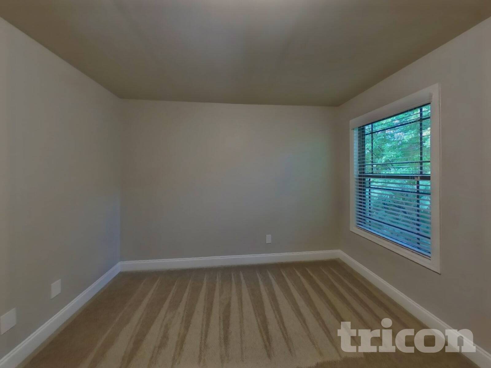 Building Photo - 805 Crescent Way