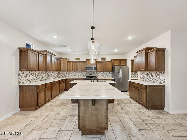 Building Photo - 12583 Clocker Dr