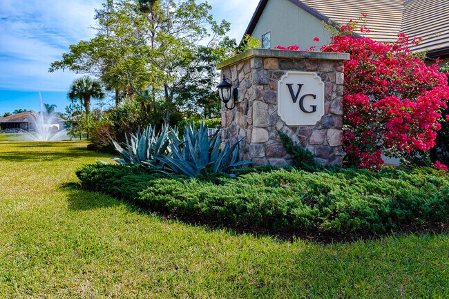 Building Photo - 758 SE Courances Dr