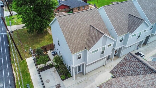 Building Photo - 849 Mansfield St