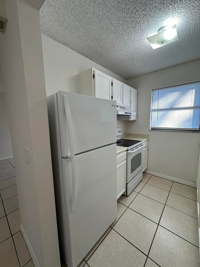 Building Photo - 948 Louisiana Ave