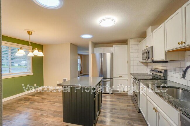 Building Photo - 12509 NE 35th St