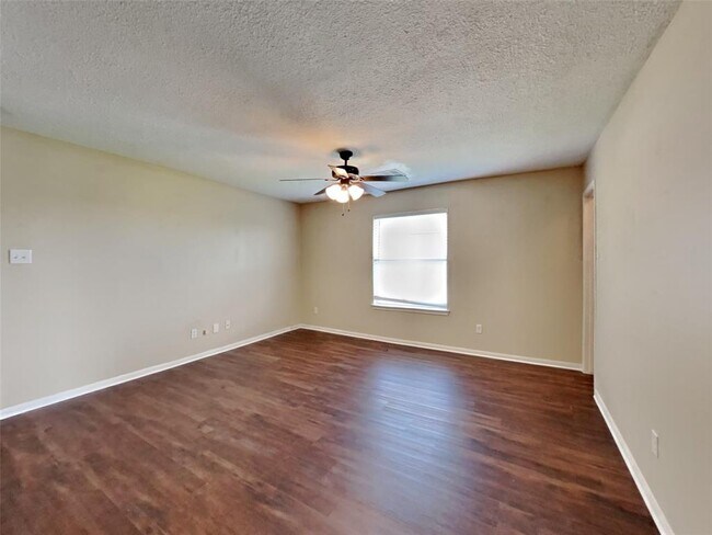 Building Photo - 201 Mammoth Springs Ln