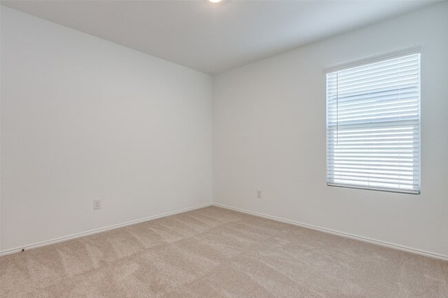 Building Photo - 9213 Grackle Pl