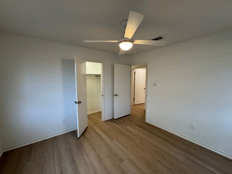 Building Photo - 1880 Royal St