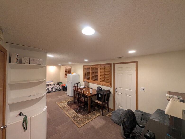 View as you enter - 924 Dartmouth Pl SE