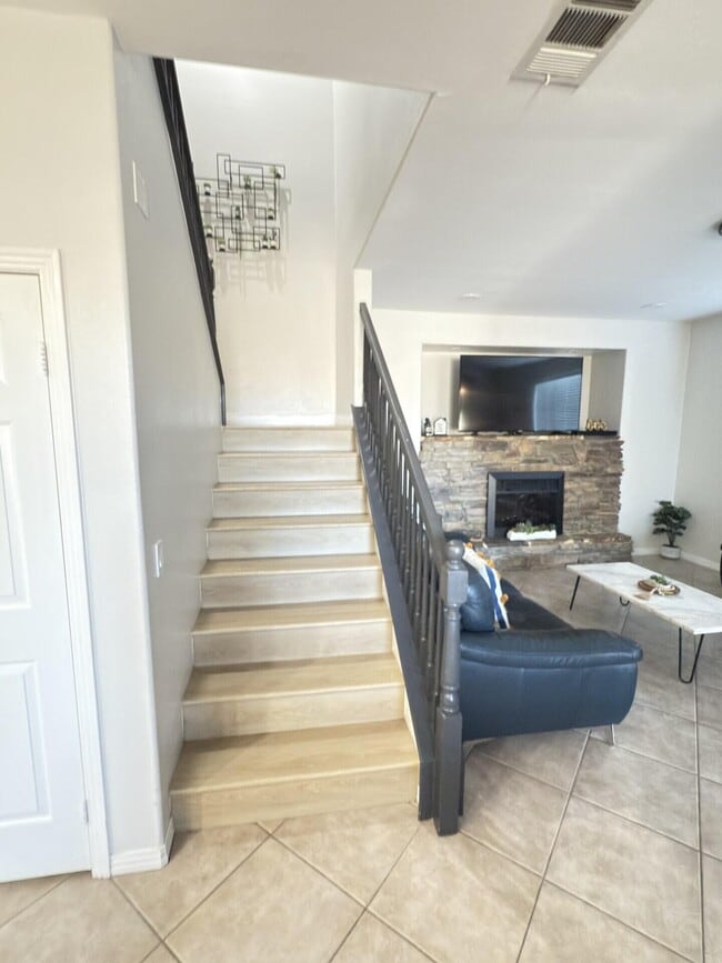 Building Photo - 52165 Allende Dr