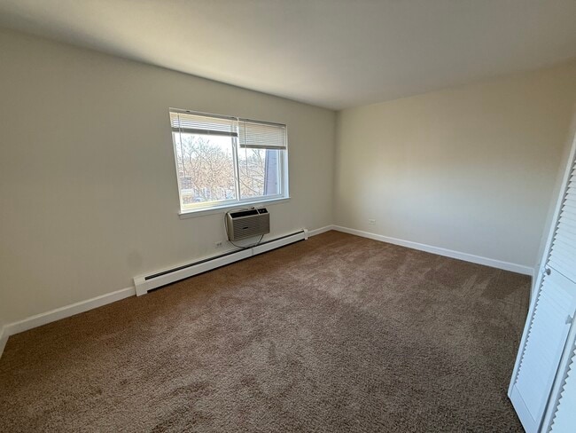 Building Photo - 1039 College Ave