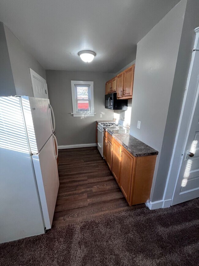 Building Photo - 2216 S Harrison St